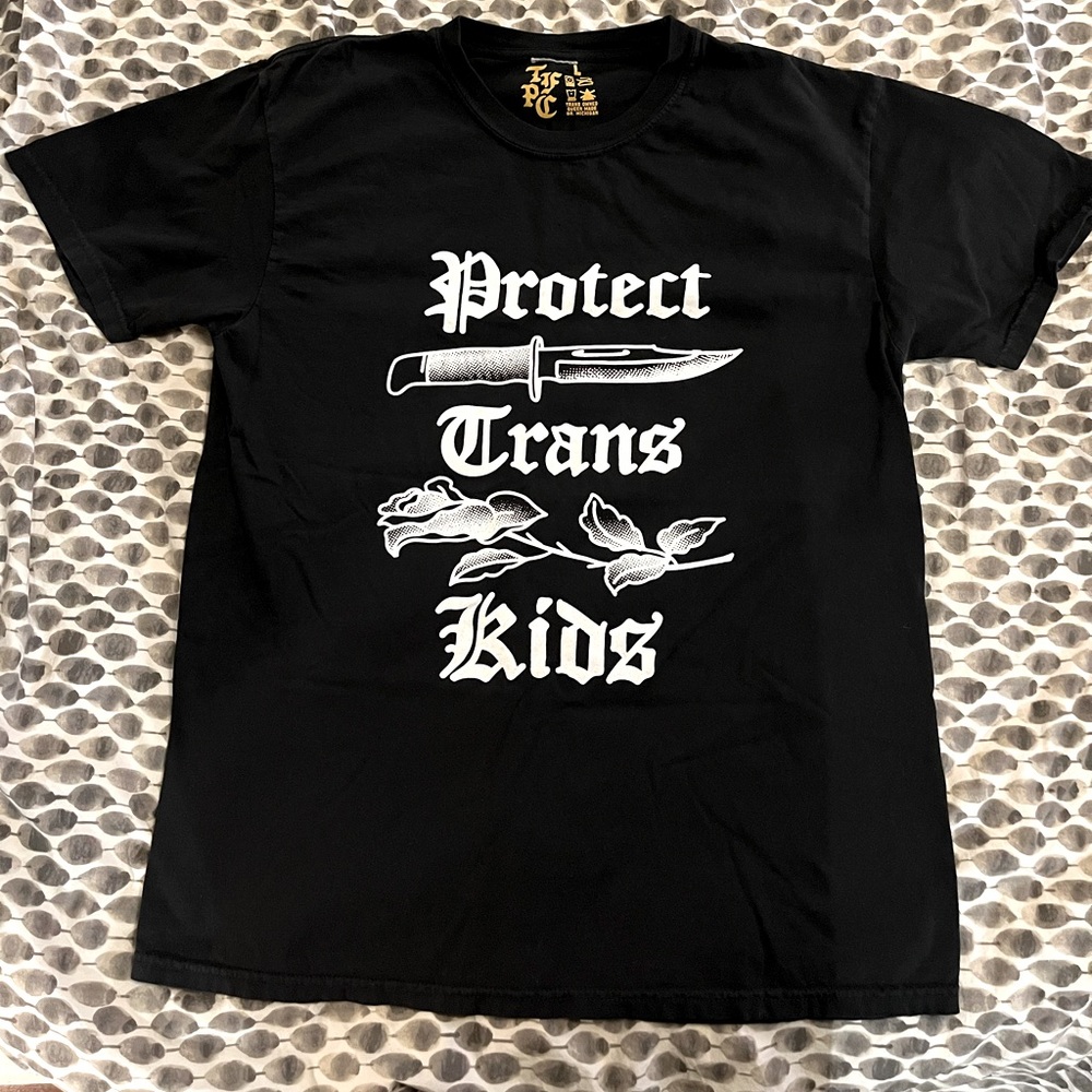 PROTECT TRANS KIDS L t shirt